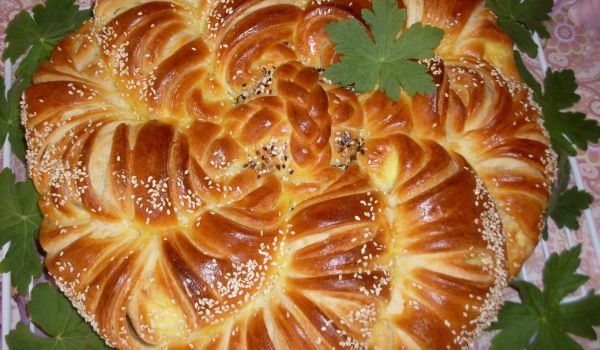 Питка с плънка от сирене и яйца
