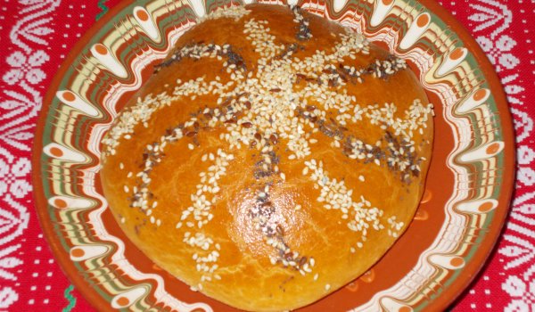 Питка със семена и ароматна плънка