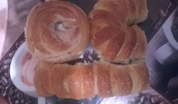 Питка със сирене и колбас