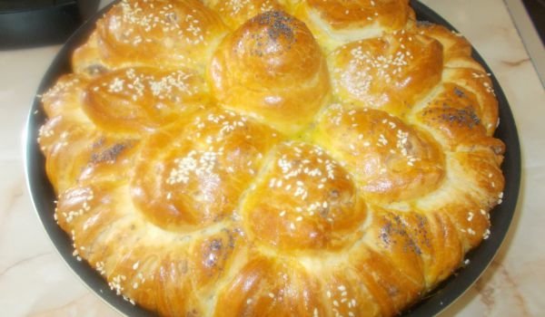 Питка със сирене и семена