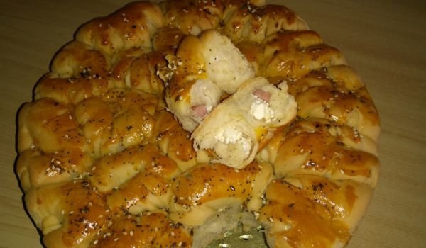 Питка със сирене и шунка