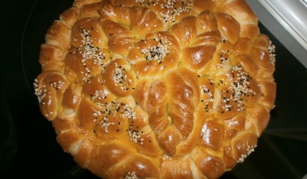 Питка със сирене на кифлички