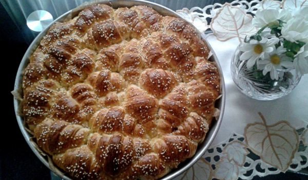 Питка със сиренце и магданоз