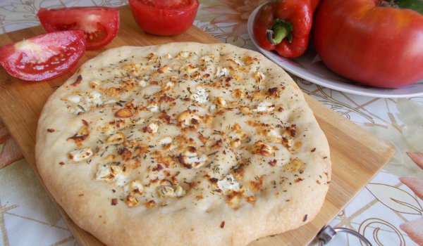 Питка със сода и чубрица