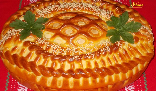 Питка за здраве с топено и краве сирене