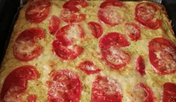 Пица от тиквички с домати и кашкавал