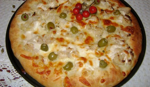 Пица с карфиол и маслини