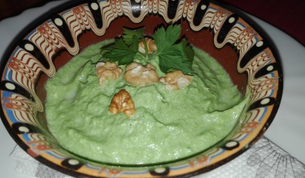 Пюре от коприва и магданоз
