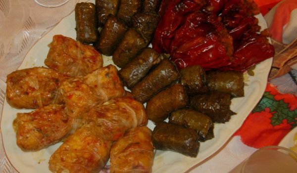 Плато с постни вкусотии за Бъдни вечер