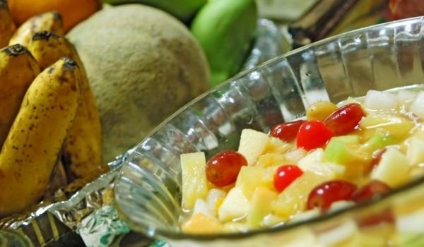 Плодова салата с ром