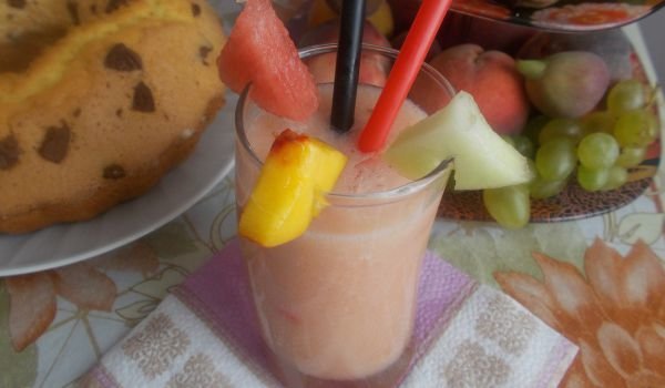 Плодово смути с мед