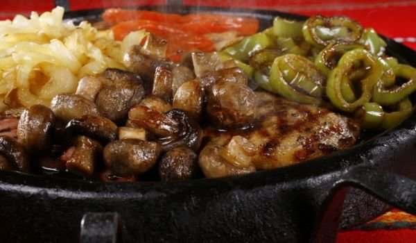 Подлучени пилешки пържолки