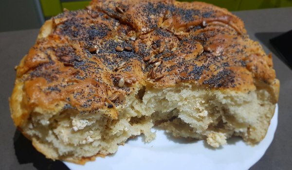 Погача с разкошна плънка
