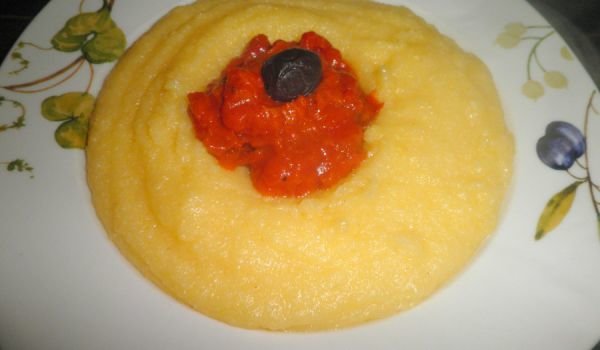 Полента с лютеница