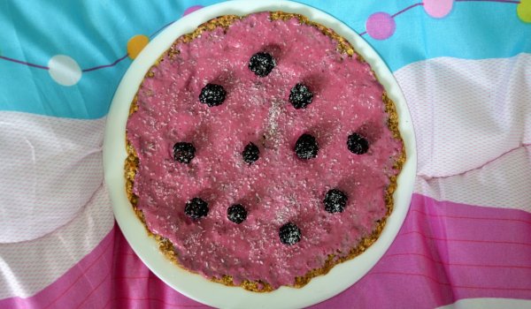 Полезна палачинка с крем от къпини