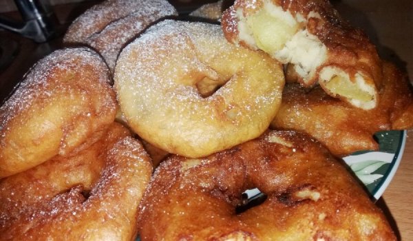 Понички с карамелизирани ябълки