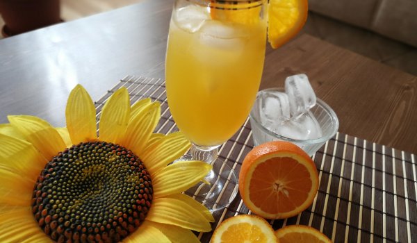 Портокалов коктейл с бяло вино и шампанско