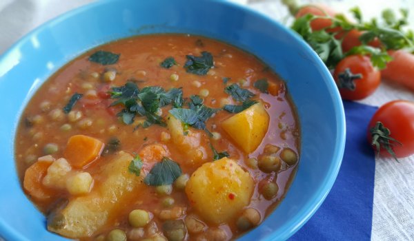 Постен грах с картофи за душата