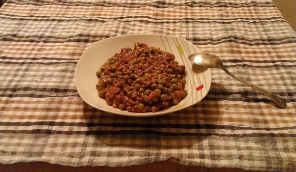 Постна грахова яхния