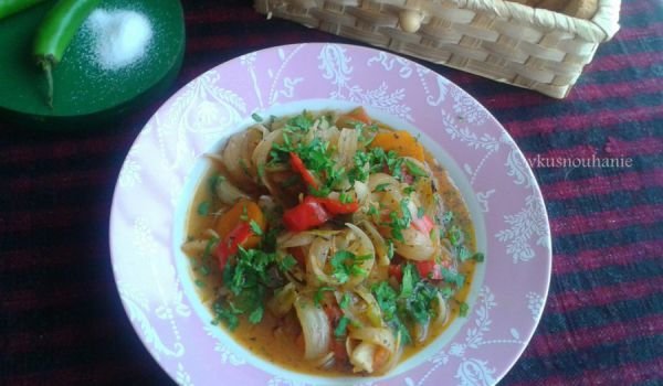 Постна яхния с домати