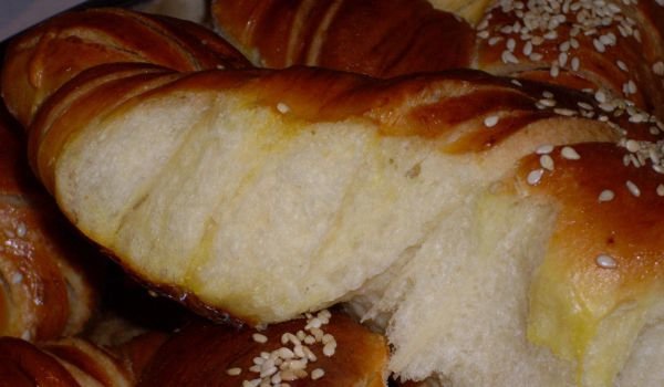 Постна пита със сусам