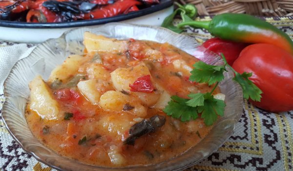Постна селска картофена яхния