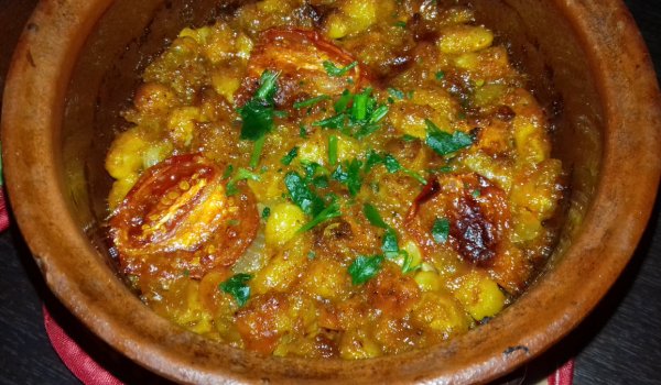 Постни гювечета със зрял фасул и домати