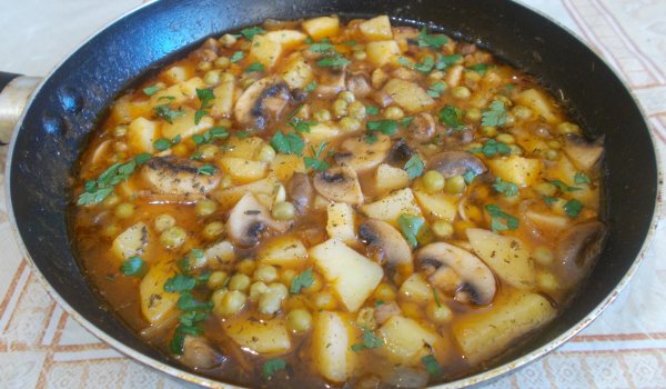 Постни гъби с картофи на тиган