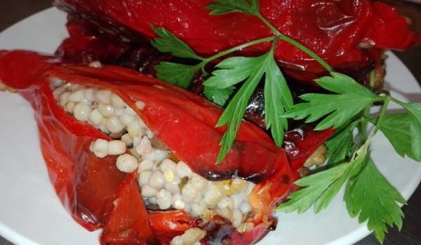 Постни пълнени чушки с кускус