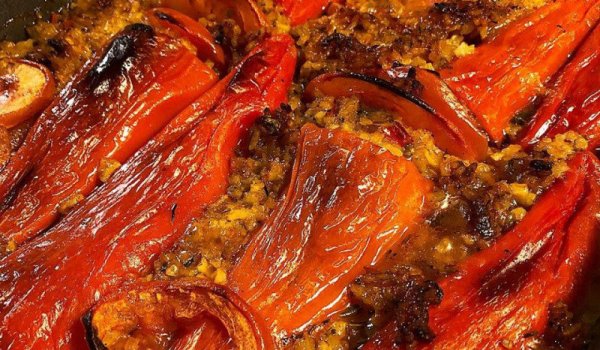 Постни пълнени чушки с ориз и домати