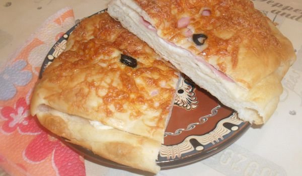 Правоъгълни закуски с шунка и топено сирене