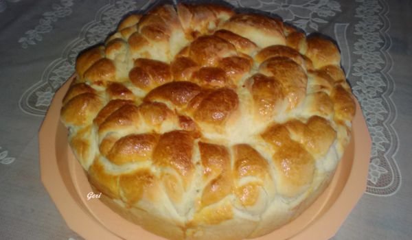 Празнична пита с 2 вида мляко