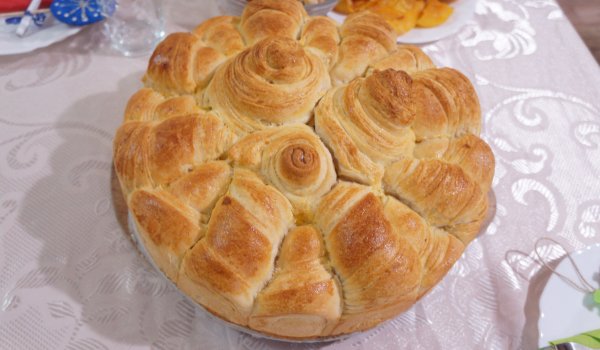 Празнична пита с прясно мляко