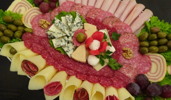 Празнично плато с мезета