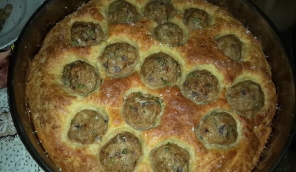 Прясна пита с кюфтета