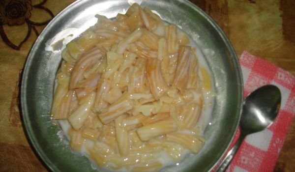 Прясно мляко с макарони и ванилия