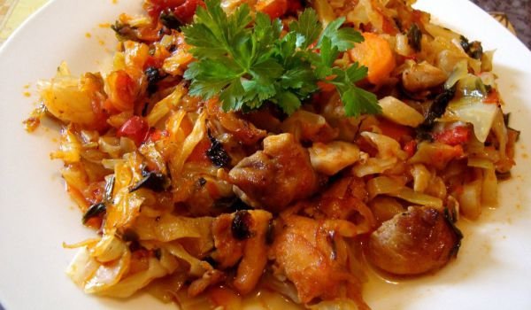 Прясно зеле с пилешки хапки