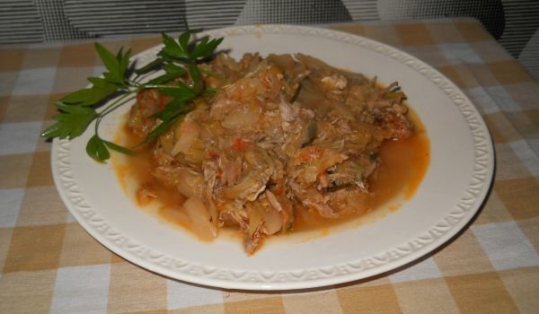 Прясно зеле със свински кости