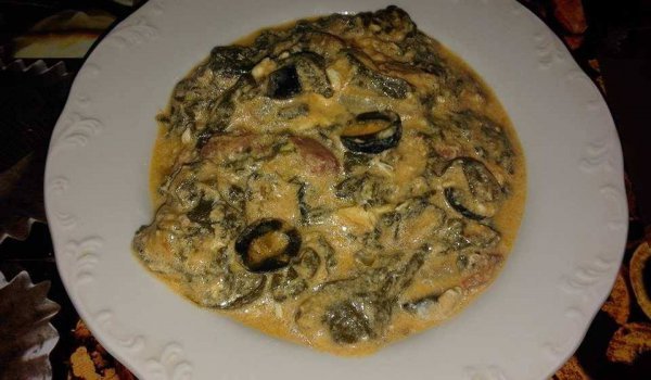 Пролетна яхния с лапад и маслини