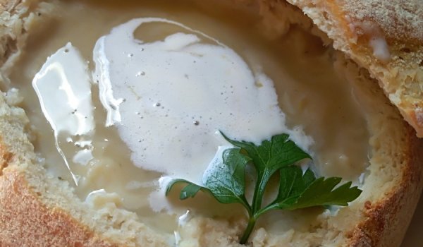 Пролетна кремсупа в хлебче