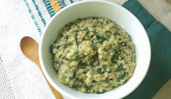 Пролетна овесена каша с лопуш и рукола