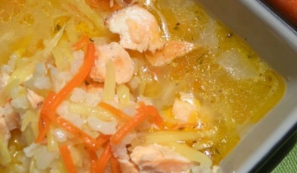 Пролетна супа със сьомга и анасон