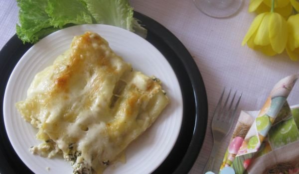 Пролетни канелони със сос от сирена