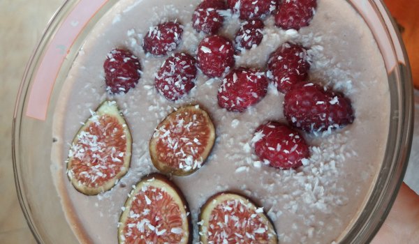 Протеинова закуска с малини и кокос