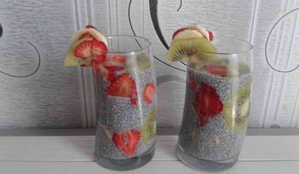 Пудинг с чиа и плодове