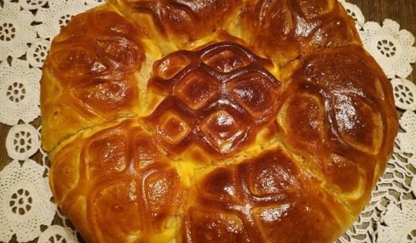 Пухкава осмомартенска питка