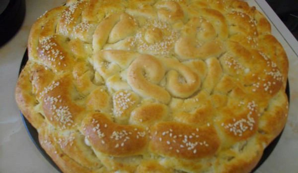 Пухкава пита със сирене и семена