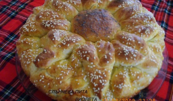 Пухкава питка със сусам