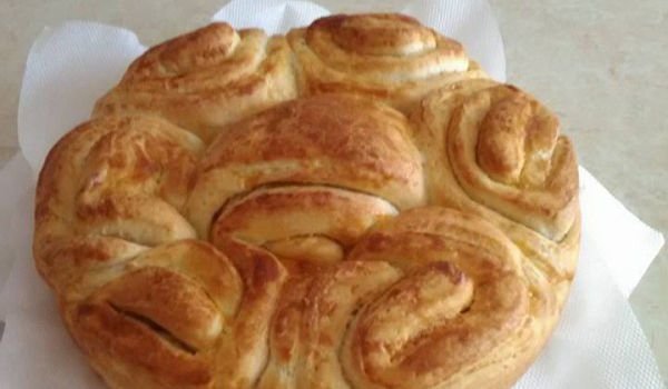 Пухкава погача с масло