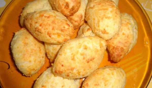 Пухкави хапки с кашкавал и сирене
